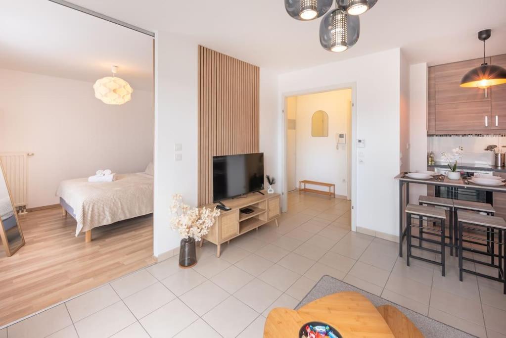 Apartamento L'Excellence-8Min Aeroport-Terrasse-Parking Prive Lingolsheim Exterior foto