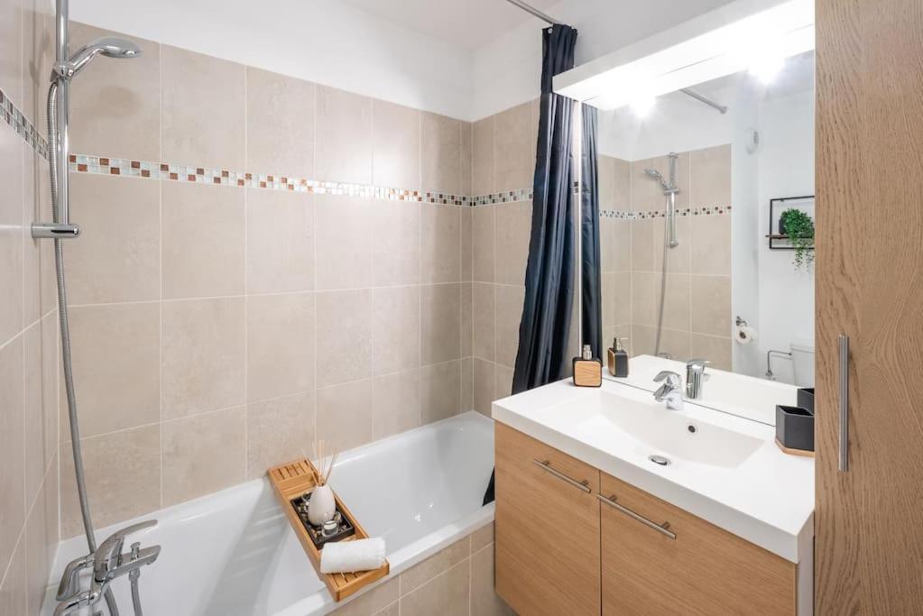 Apartamento L'Excellence-8Min Aeroport-Terrasse-Parking Prive Lingolsheim Exterior foto